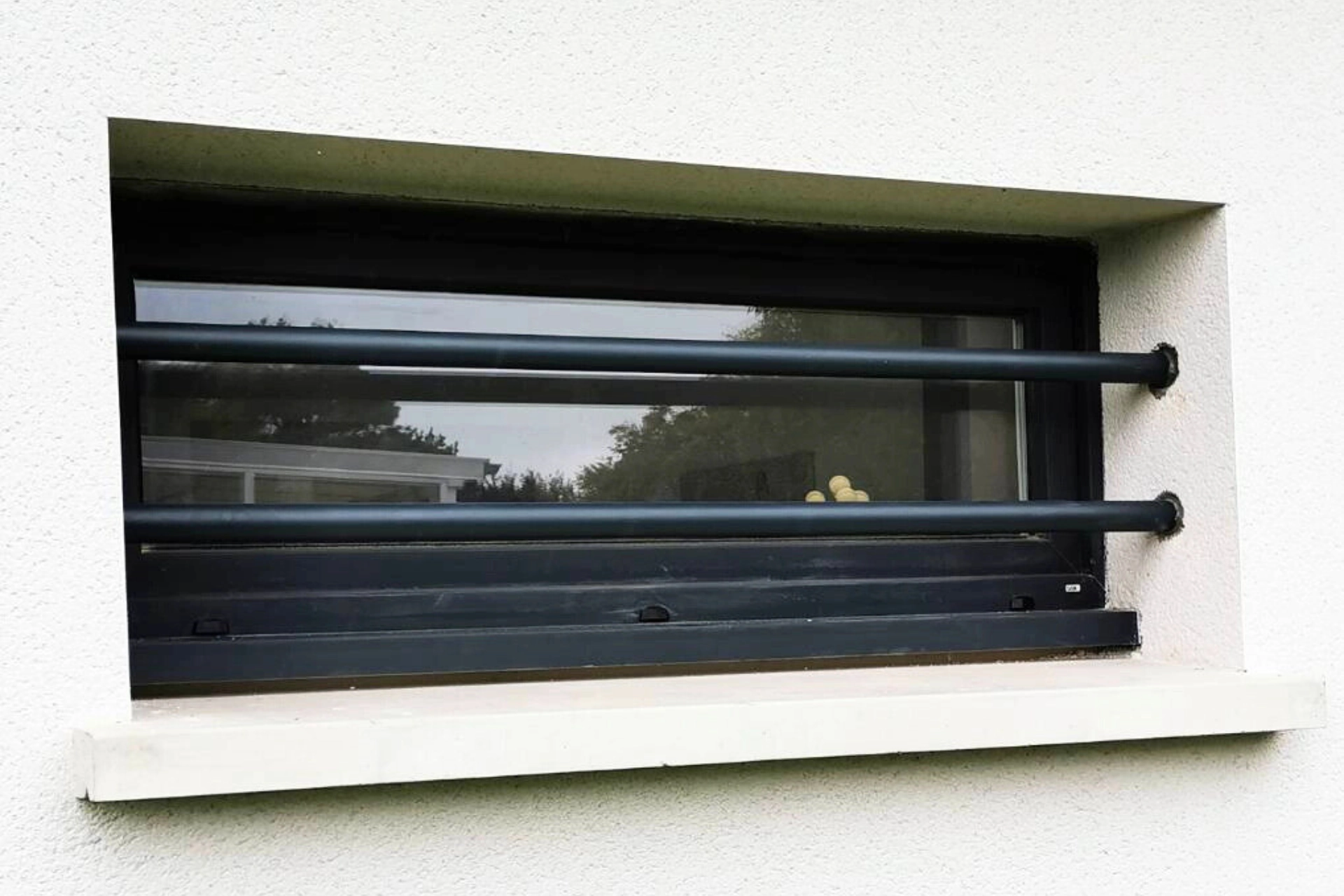 Marquise L'atelier de Calogero Pergola trappes métalliques grilles fenêtres Luxembourg Thionville Forbach Metz Moselle Saint-Avold Creutzwald grille-protection-fenetre-metal-design-moselle-luxembourg