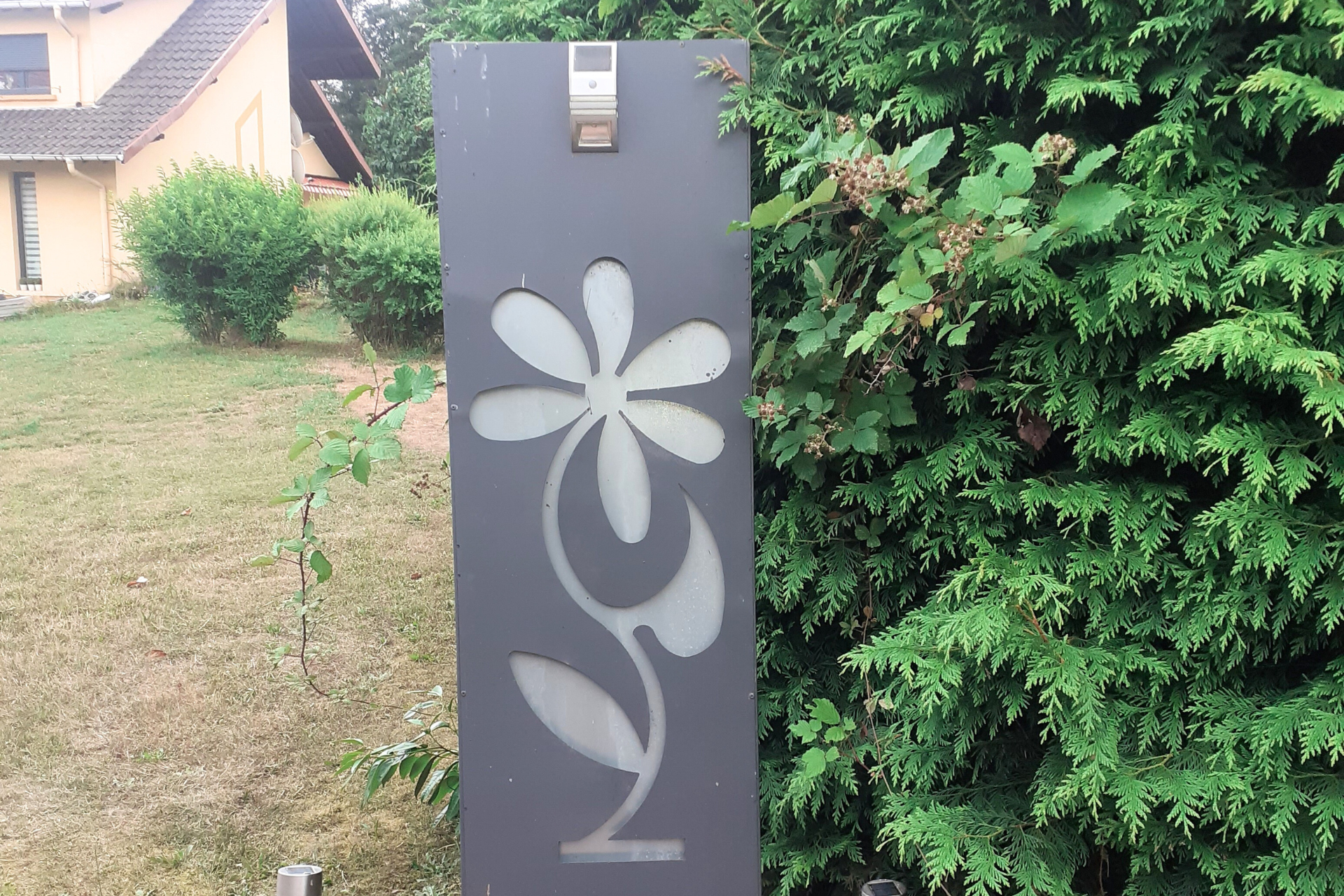 panneau décoratif moselle luxembourg thionville metz forbach creutzwald saint-avold acier intérieur et extérieur jardin sur mesure modele-panneau-decoratif-acier-personnalise-moselle-luxembourg